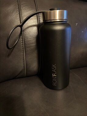 IRON FLASK Matte Black Insulated Bottle with Carry Loop